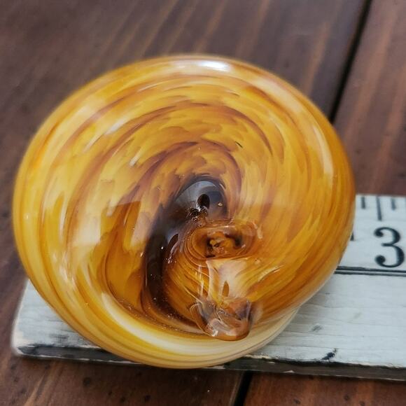 Nunwell Amber‎ Swirl Art Glass Sleeping Cat 2-1/4" Paperweight Signed Nunwell 07 - Picture 9 of 9
